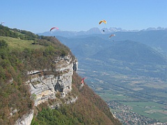 Parapentes au-dessus de St Hilaire 02
